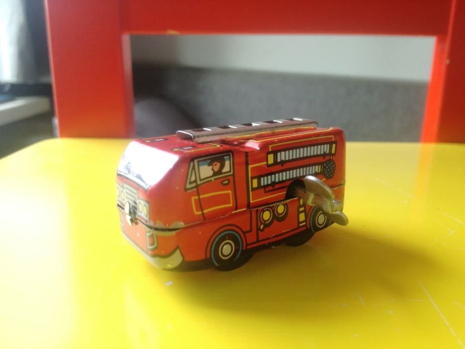 SHAN MS261 Collectible Tin Toy - Fire Chief