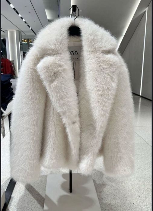Нова біла шуба Zara шубка Зара дуже пухнаста густе хутро шуба Zara