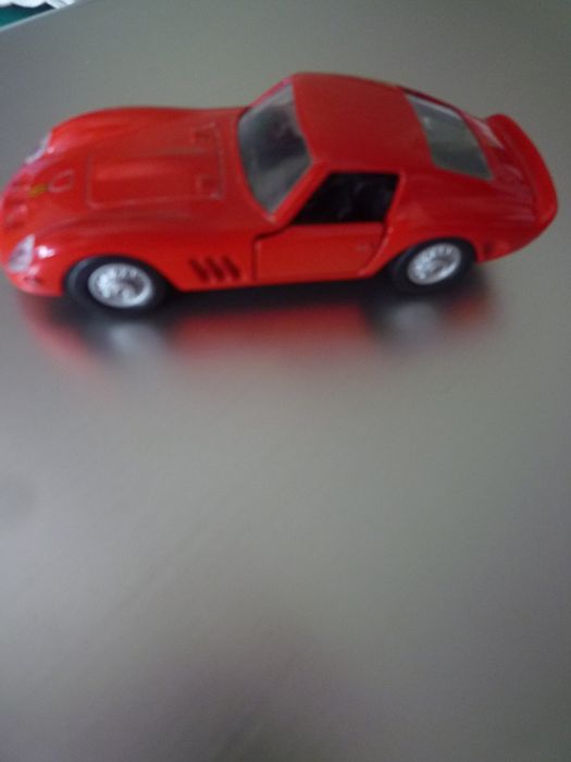 Ferrari 250 GTO Maisto miniatura escala 1/38 Comprimento ; 12 cm. Muit