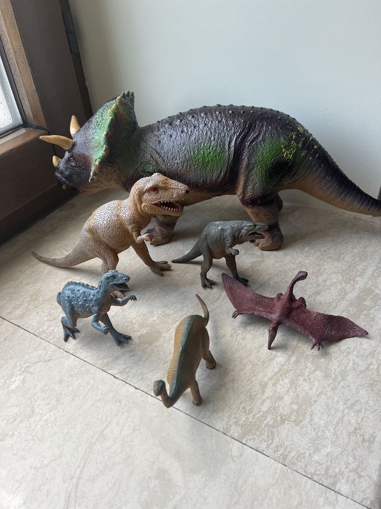 Набор динозавров резиновые