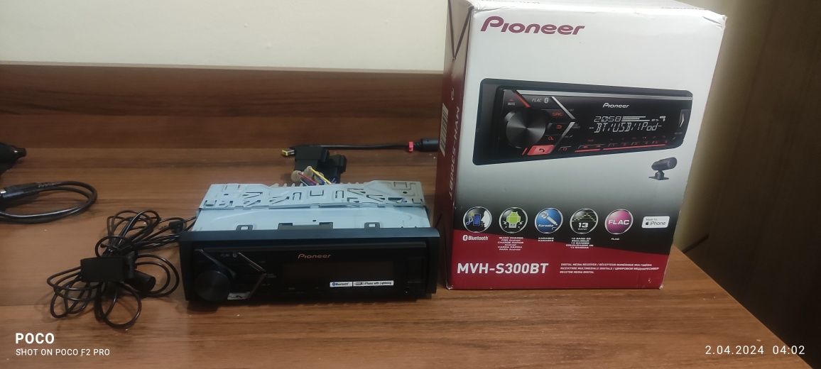 Radio samochodowe Pioneer MVH-S300BT 1-DIN