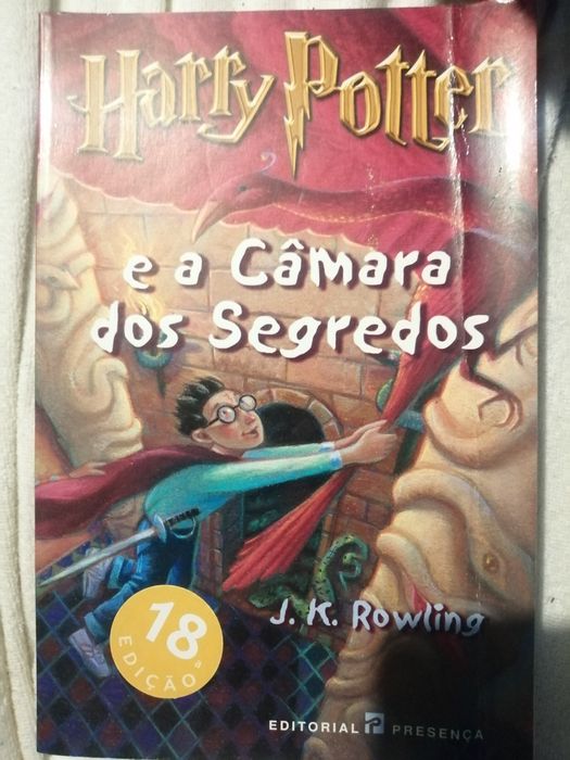 Livros só um foi usado