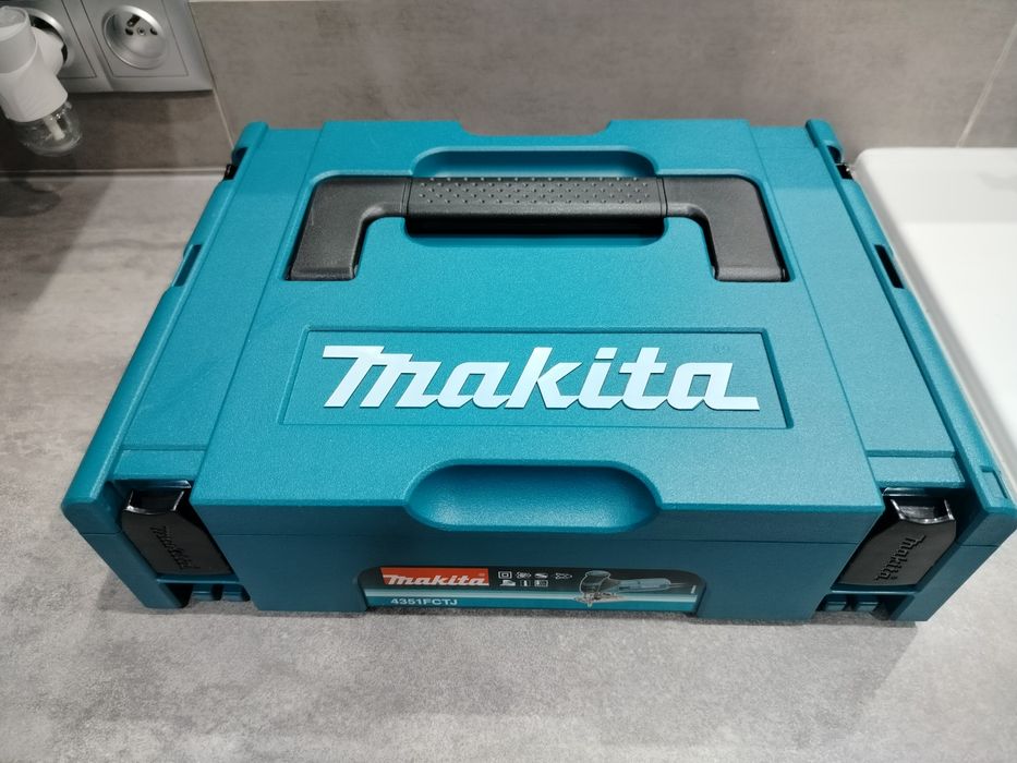 Wyrzynarka Makita 4351FCTJ Nowa