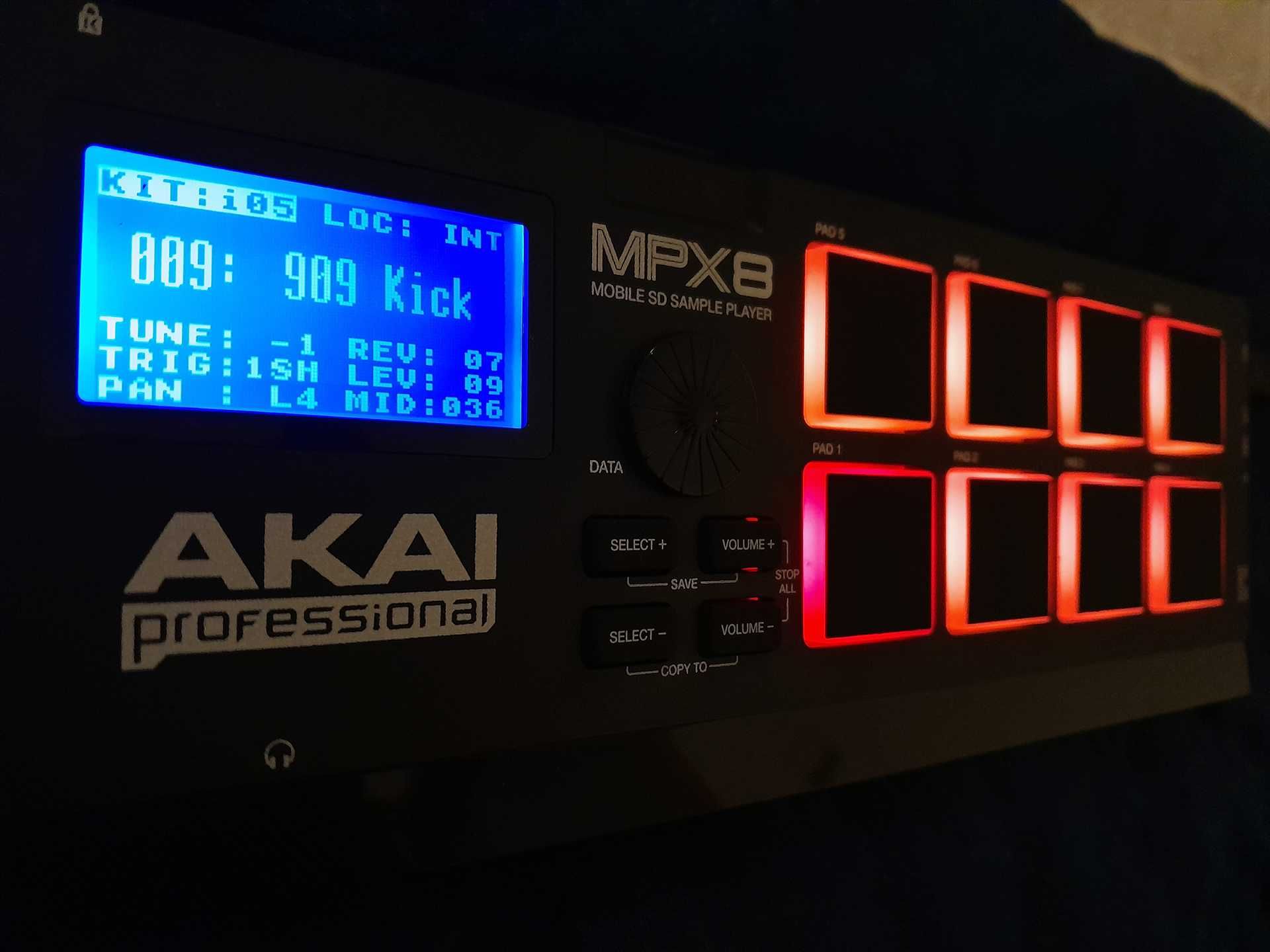 Akai MPX8 Sampler