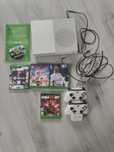X BOX ONE S konsola + 2 pady, ładowarka, 5 gier.