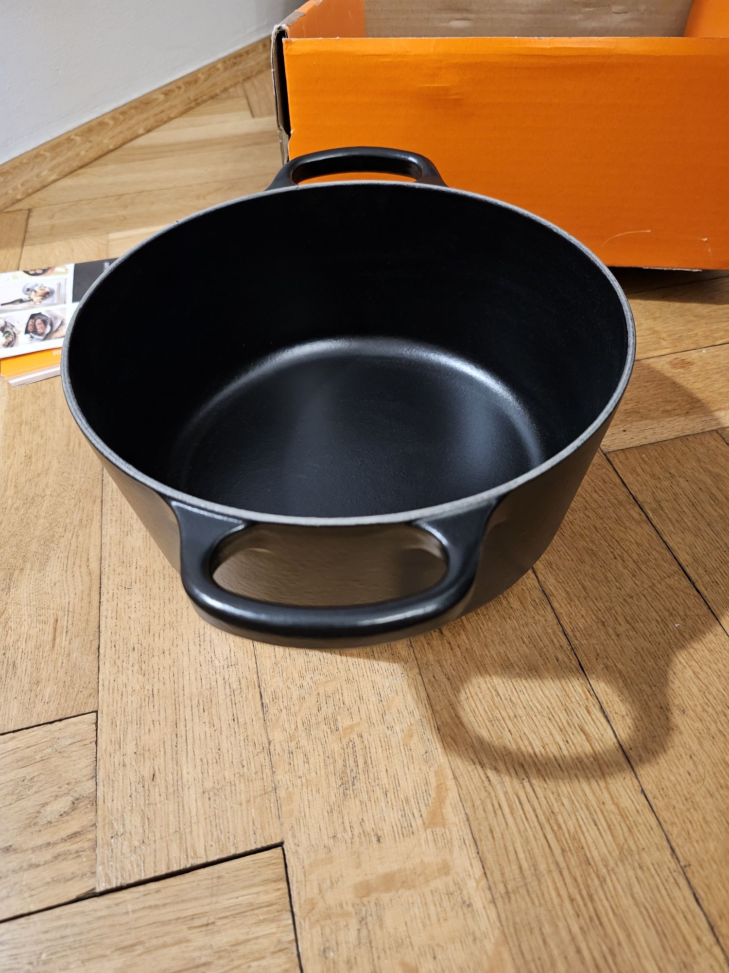 Le Creuset Signature Garnek żeliwny 22cm 3.3L czarna okrągły 3,3L 22