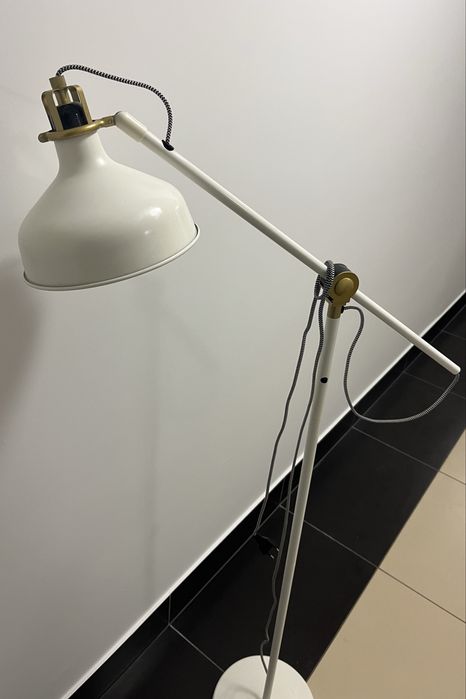 Lampa podłogowa ikea