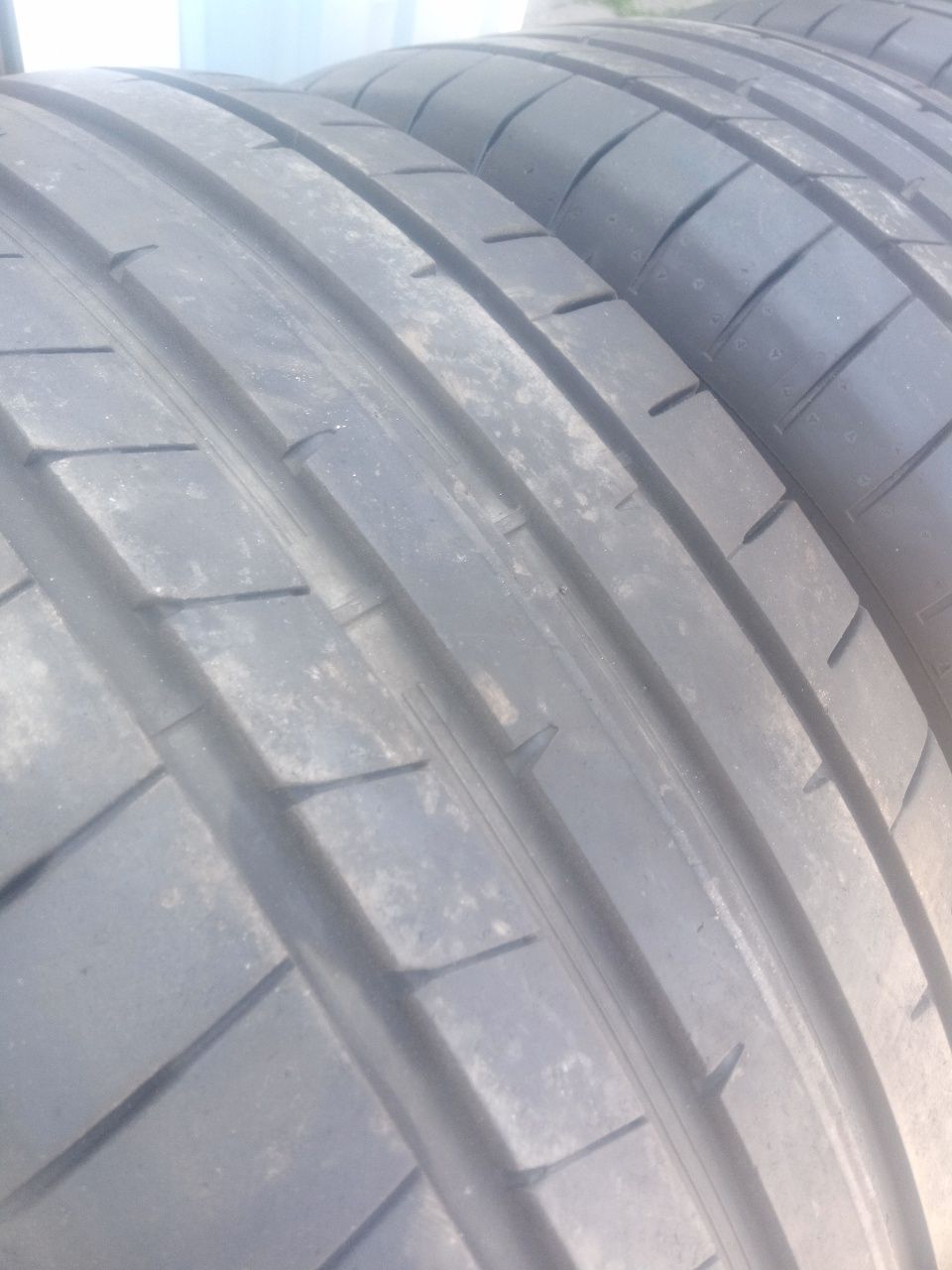 Продам 4 покрышки 255/50R19