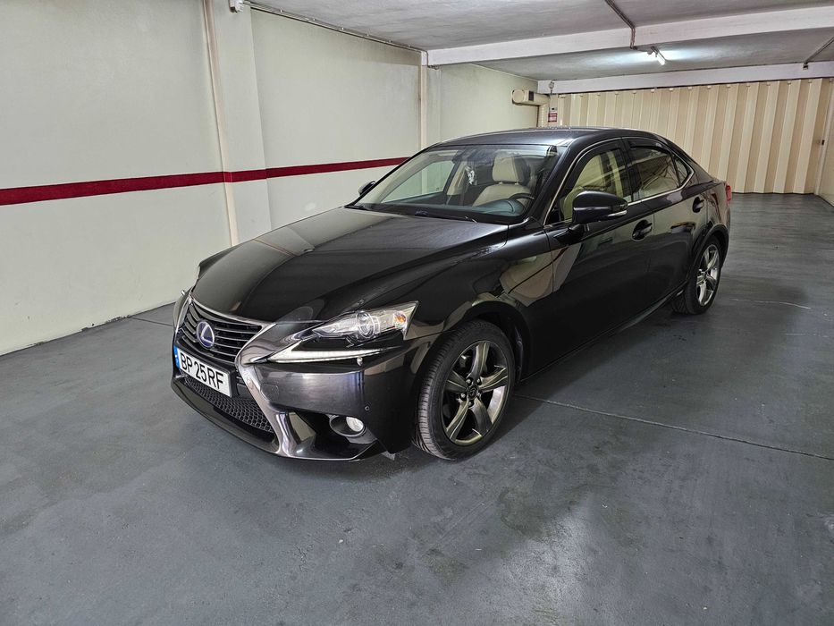 Lexus IS300H Preto