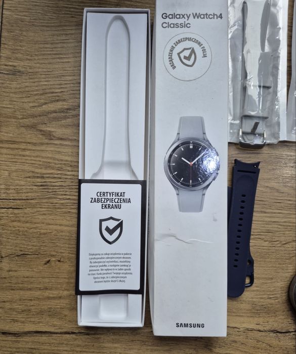 Samsung Galaxy Watch 4 Classic 46 mm LTE (model SM‑R895FZ, srebrny)