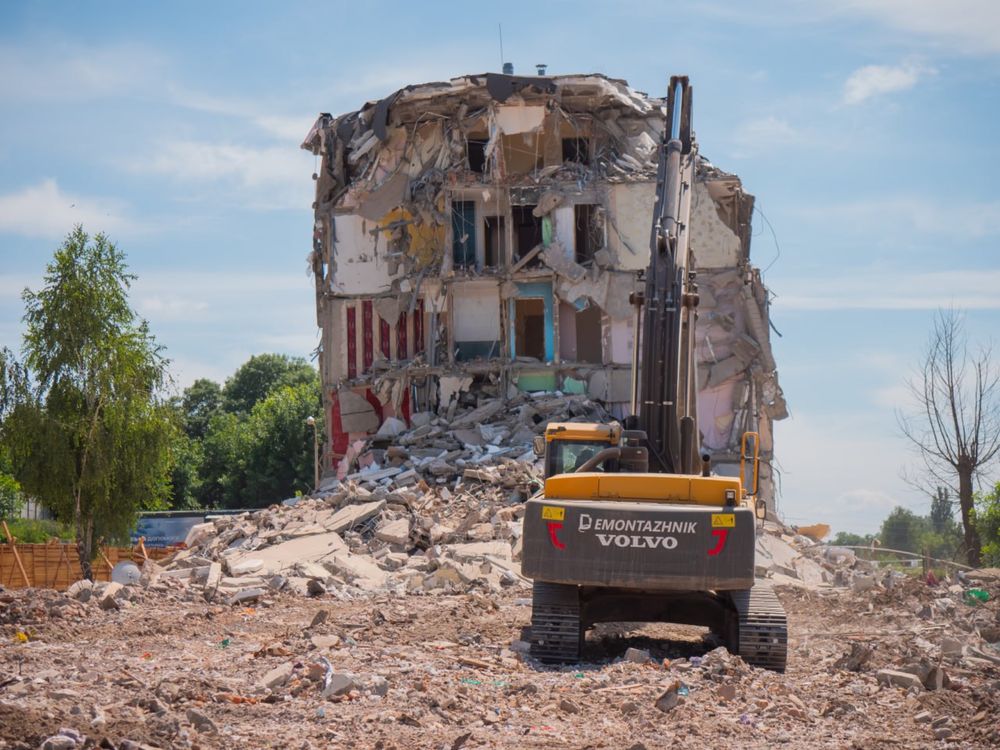 Демонтаж дома, Демонтажные работы Киев, демонтаж бетона здания