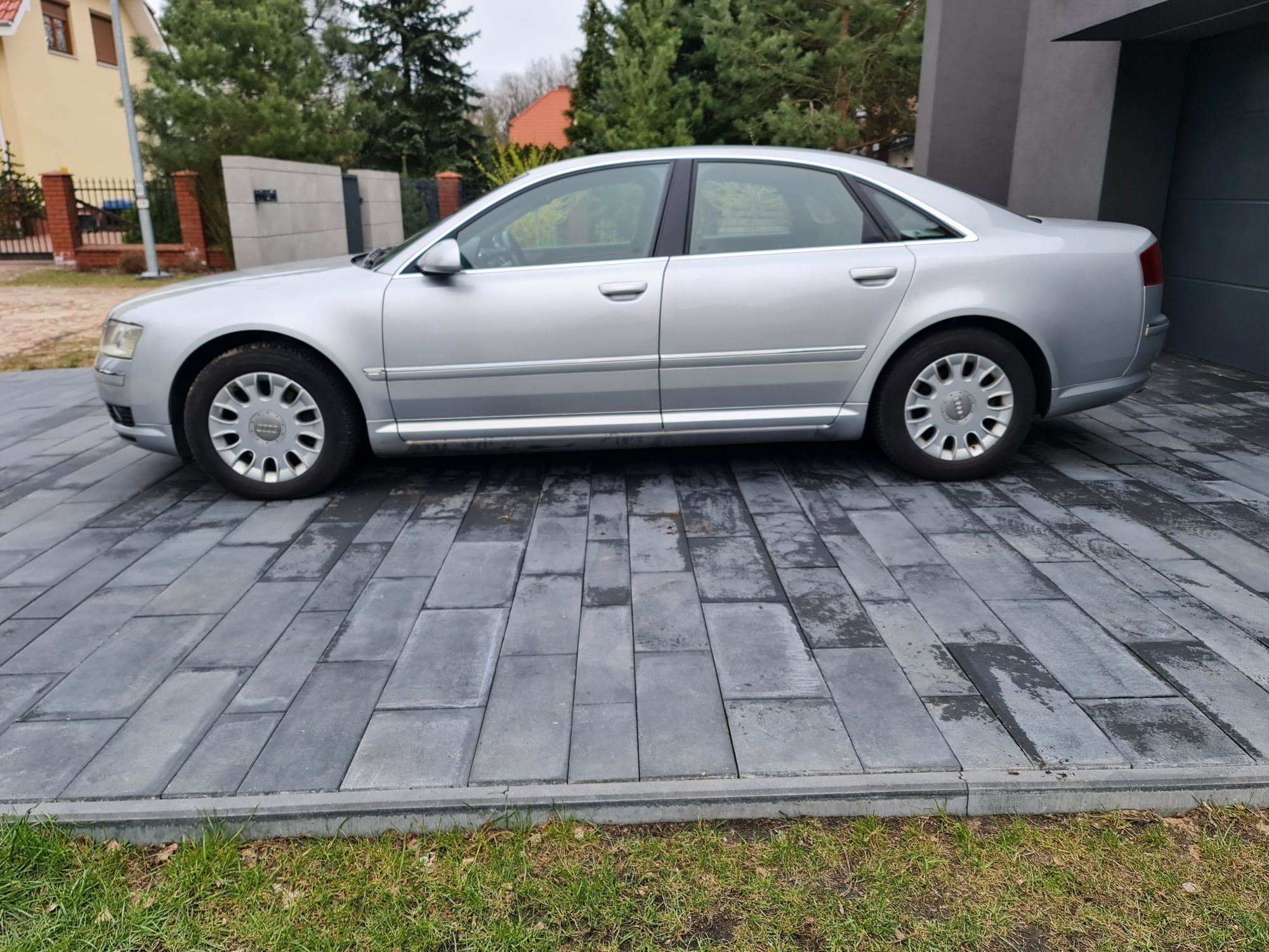 Audi A8 D3 4.2 benzyna Quattro 2003r.