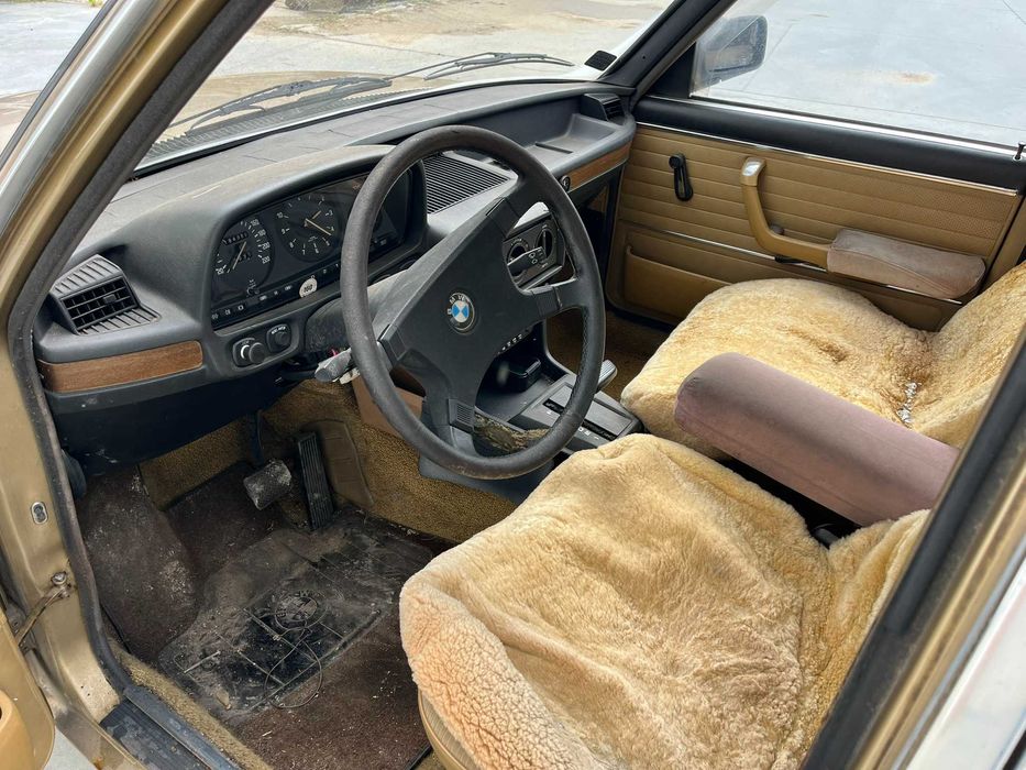 BMW 520 (E12) automat