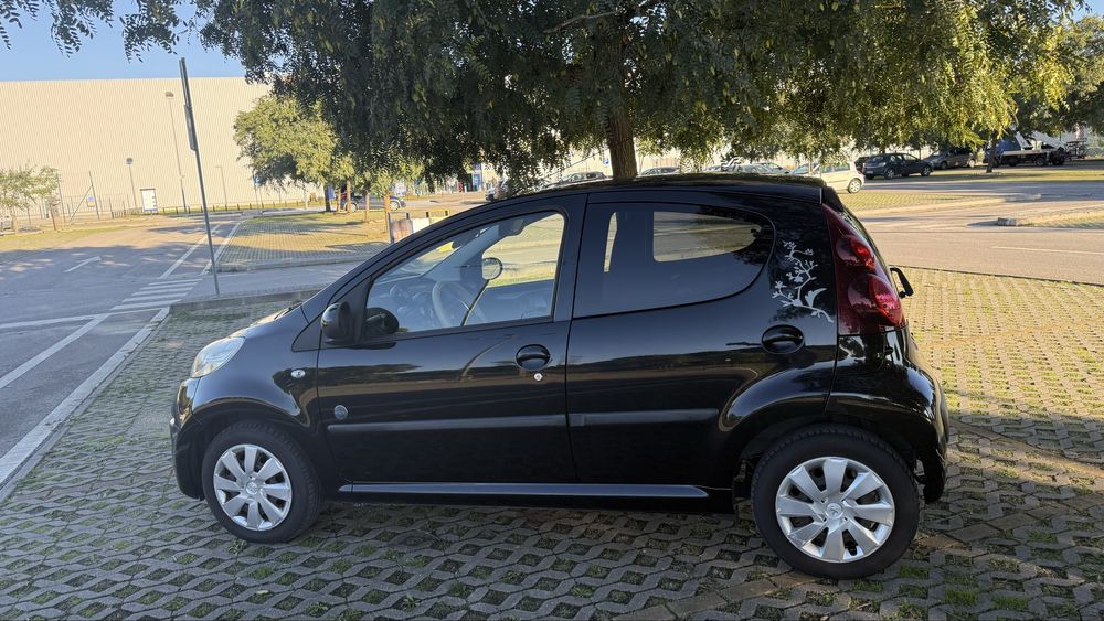 Peugeot 107 Envy 2013 – Edição Especial