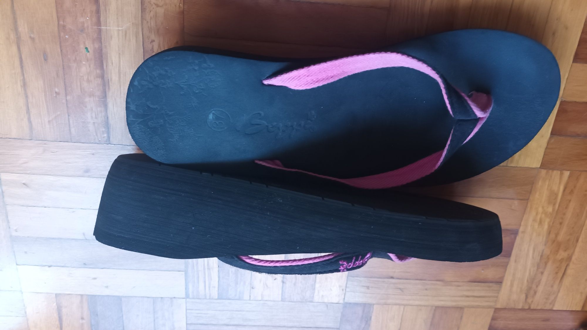 3 pares - Chinelos e sapatos de verão