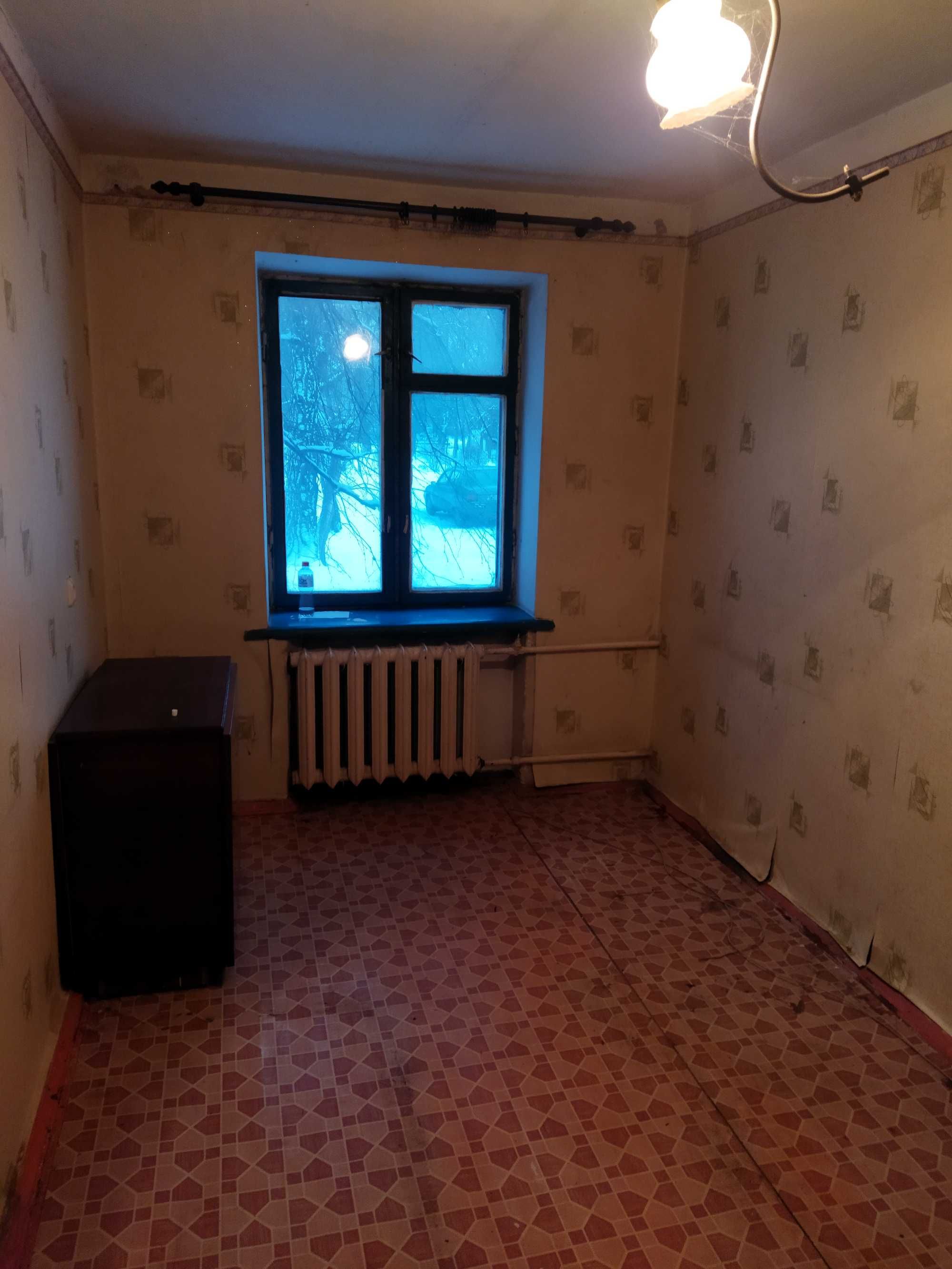 Продам квартиру 2 х комнатную на Гвардейской этаж 1/5 дома кирпич
