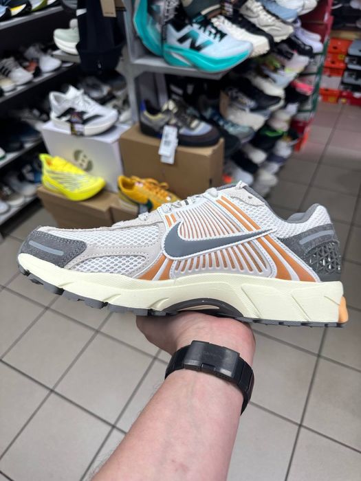 Кросівки Nike Zoom Vomero 5  ( РОЗМІР 45 )