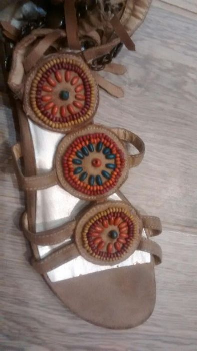 Босоножки/босоніжки, шльопанці