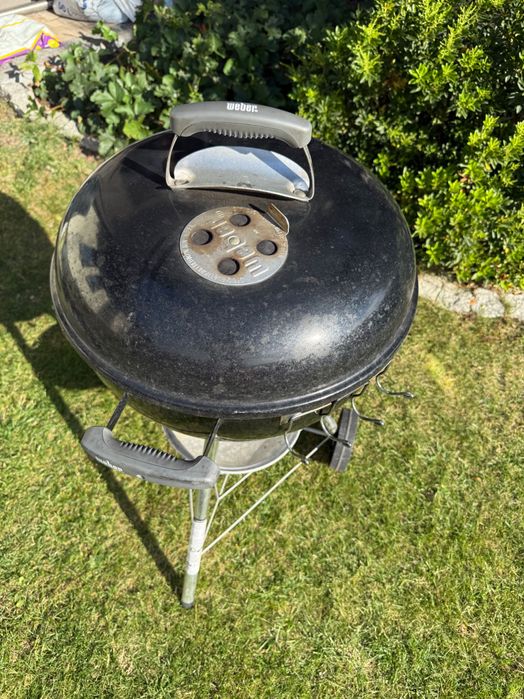 Grill węglowy Weber z akcesoriami