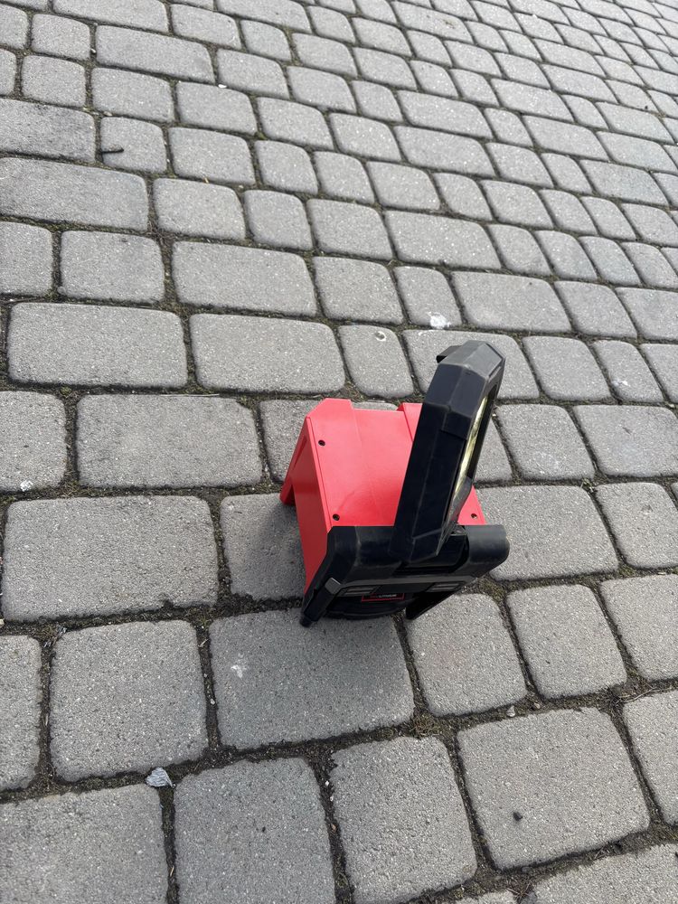 Ліхтар Milwaukee m 18 pal