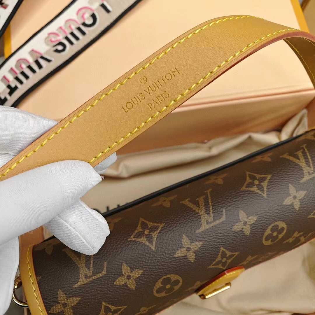 LOUIS VUITTON Torby i plecaki