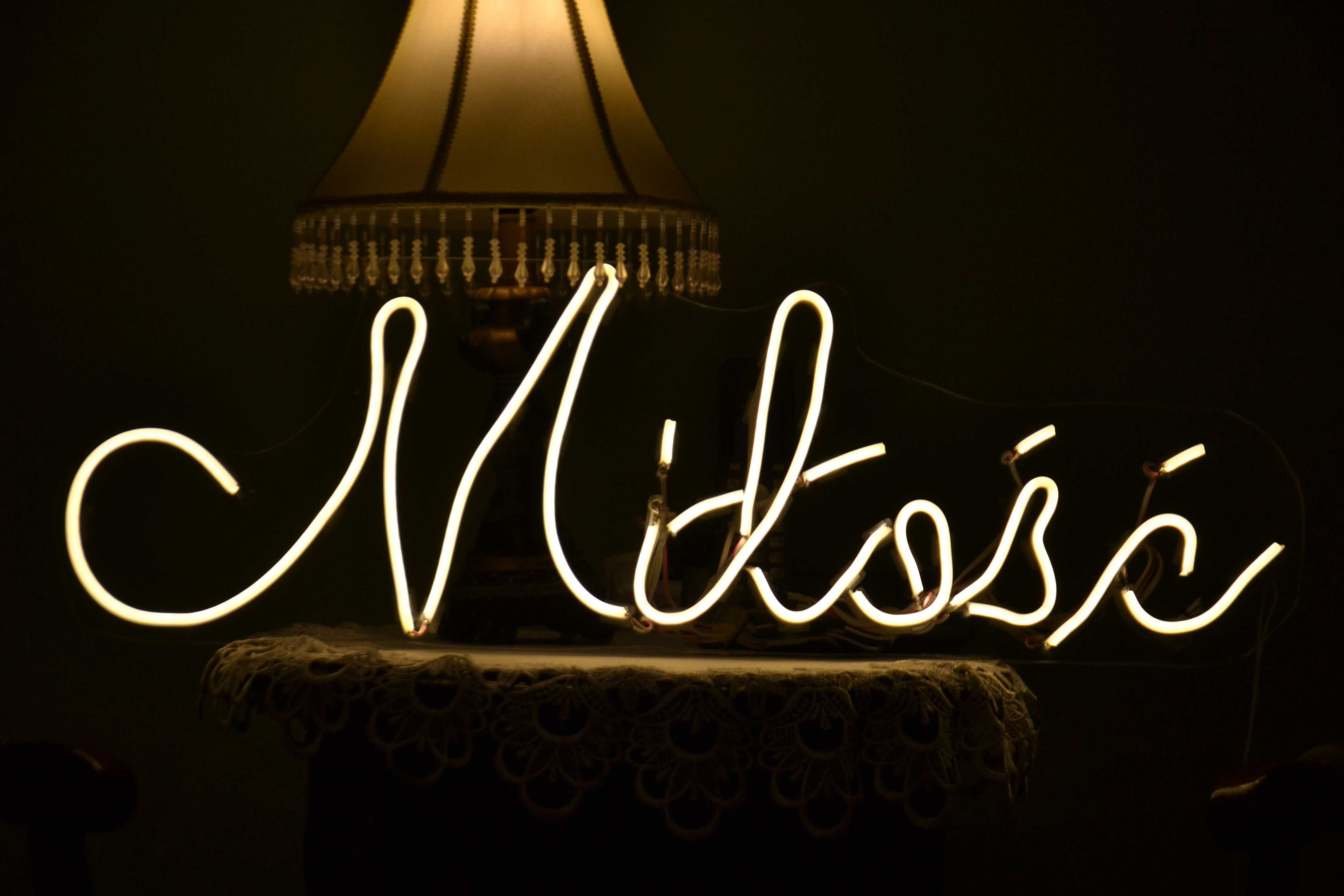 Napis Miłość led-neon 75cm x 23 cm - Wesele