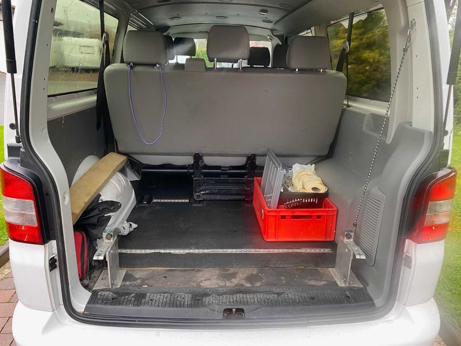 Volkswagen Transporter T5 lift long 2.0 Tdi 8 osobowy z rampą