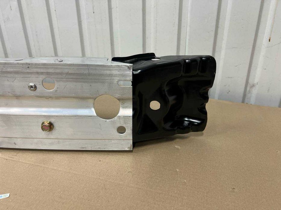 Підсилювач бампера передній Toyota RAV4 XA50 2018 - 2024 року