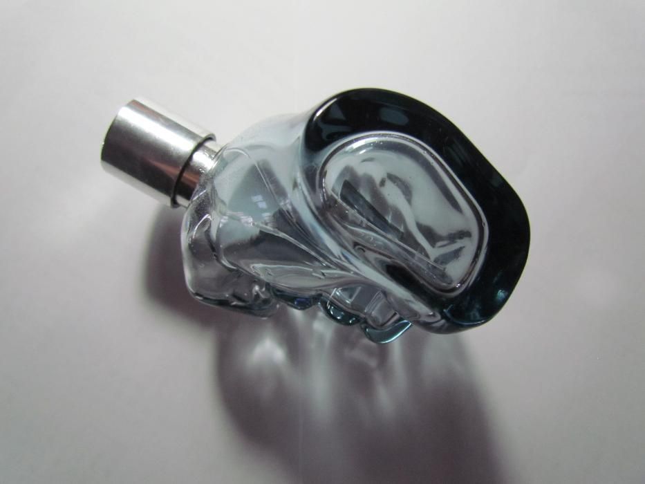 frasco de perfume vazio