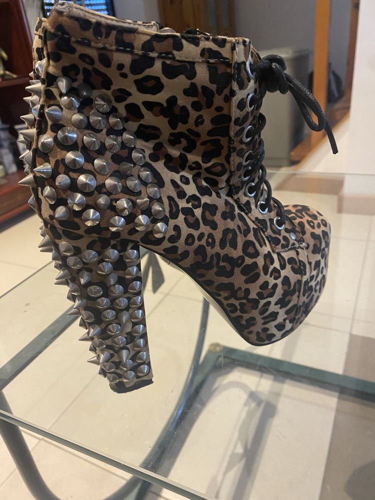 Botins tipo jeffrey campbell