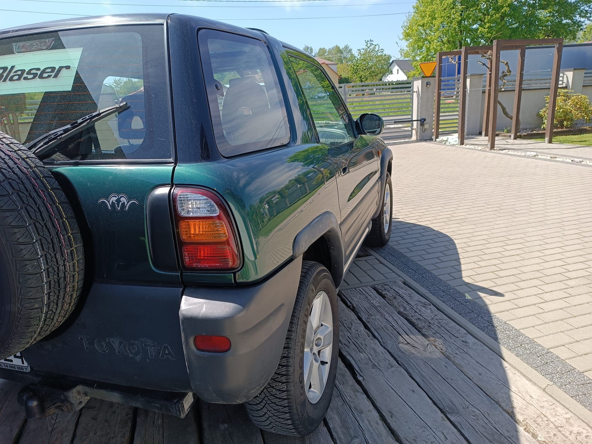 Toyota RAV4 z koła łowieckiego z Austrii