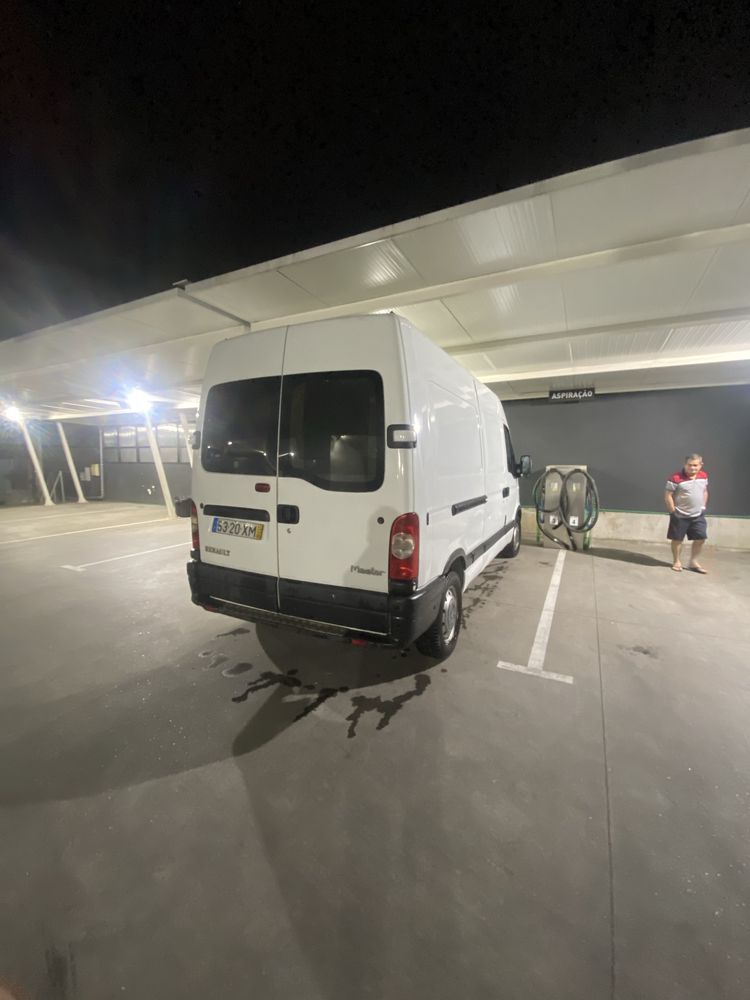 Renalt master carro pronto a trabalhar
