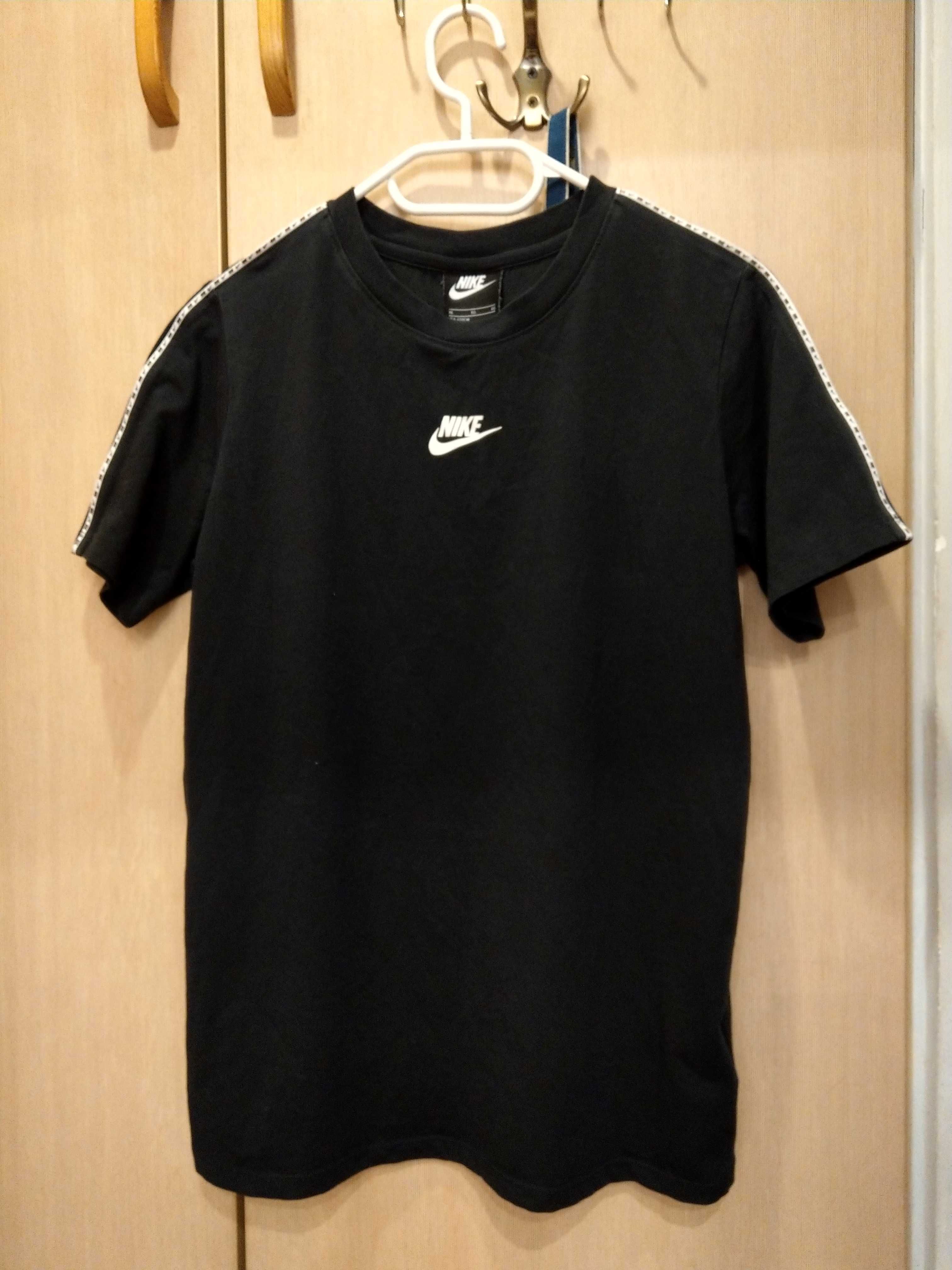 t-shirt mlodziezowy Nike central logo