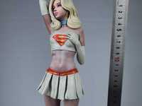 Figurka Supergirl z uniwersum DC