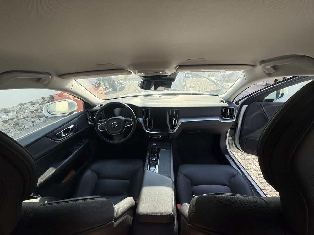 Volvo V60 B4 Moment Plus