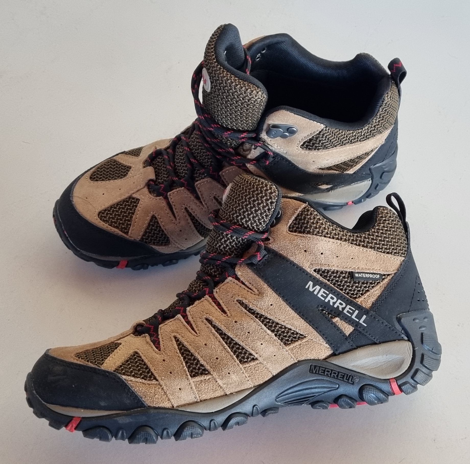 Bota Merrell INTERCEPT 46