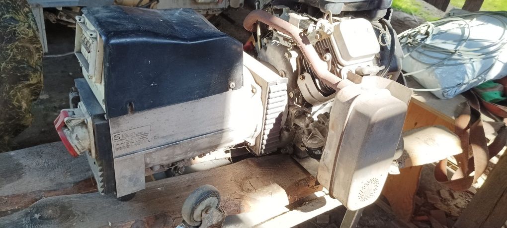 Sprzedam 3 faz. agregat prądotwórczy z super silnikiem VANGUARD  18 HP