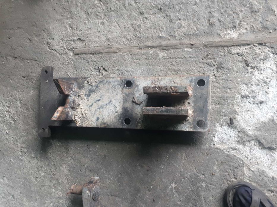 Zaczep dolny ciagnika mtz,belarus