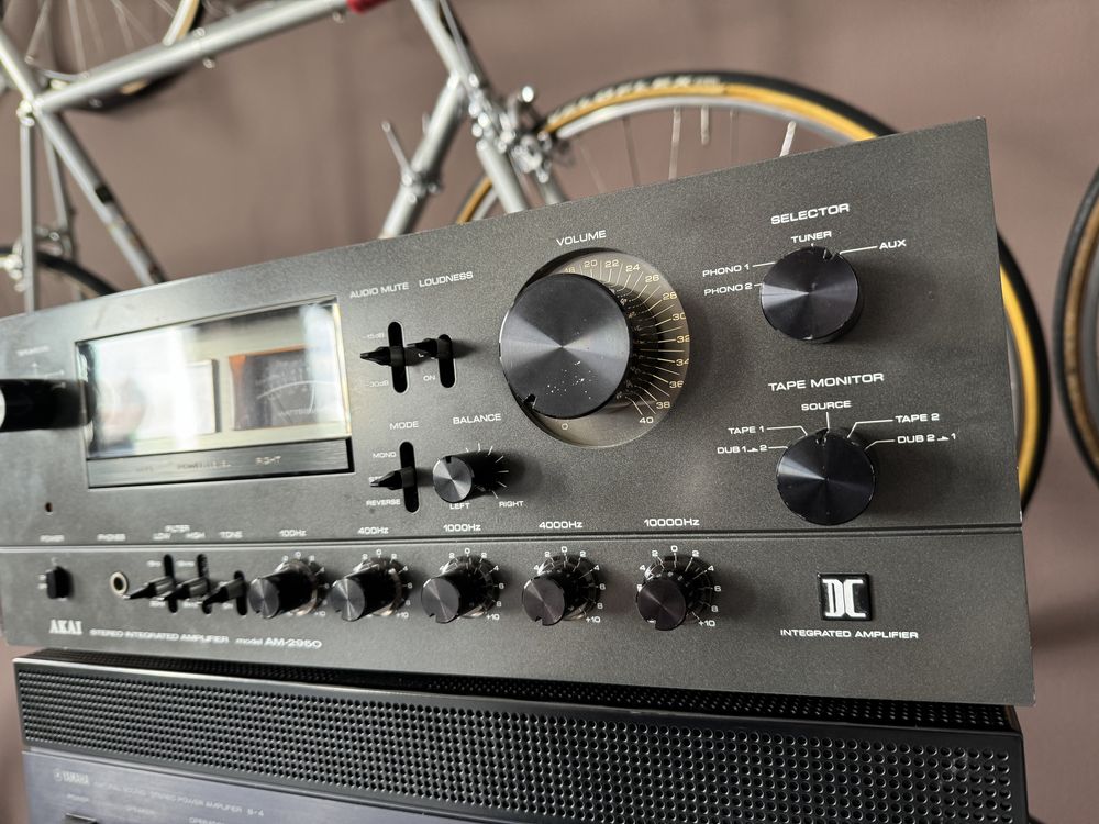 Топовий підсилювач Akai 2950