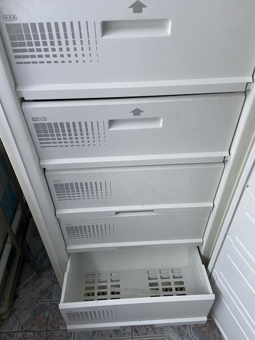 Морозілка Snaige-122E.