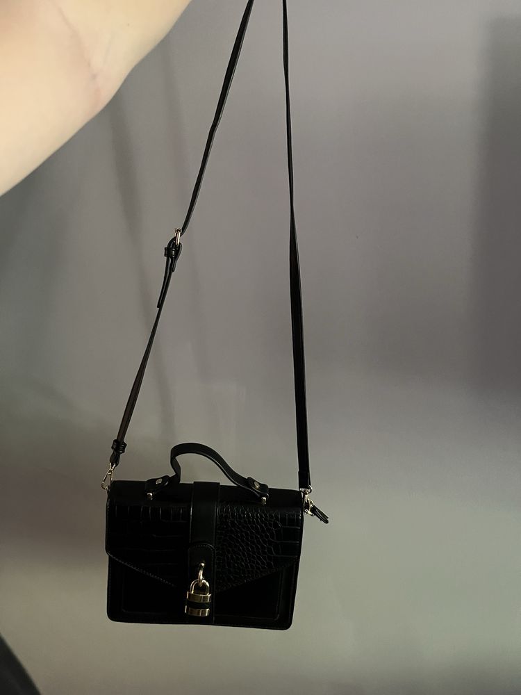 elegancka czarna torebka typu satchel / listonoszka