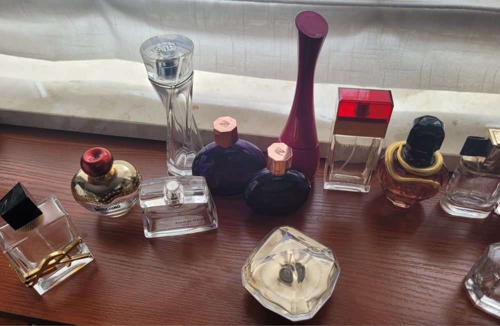 Oryginalne flakony po perfumach 17 sztuk