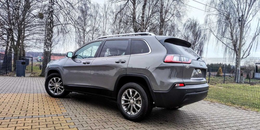 Jeep Cherokee Latitude Plus 2019 року