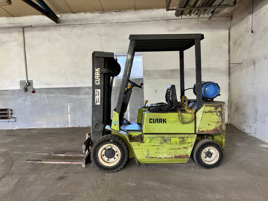 Wózek Widłowy Clark