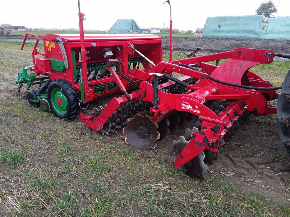 Talerzowy zestaw uprawowo siewny z kołami kopiującymi 3m