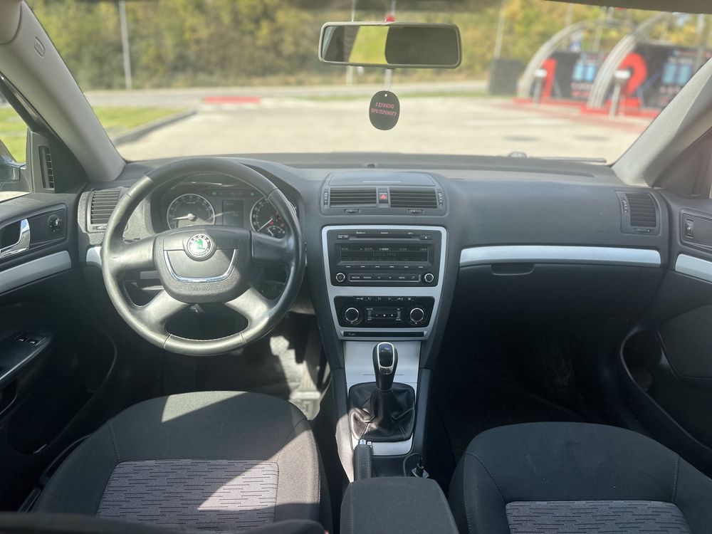 Продам Skoda octavia 2011 рік 1,6 тді