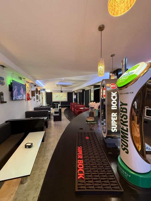 Trespasse de bar em Gaia