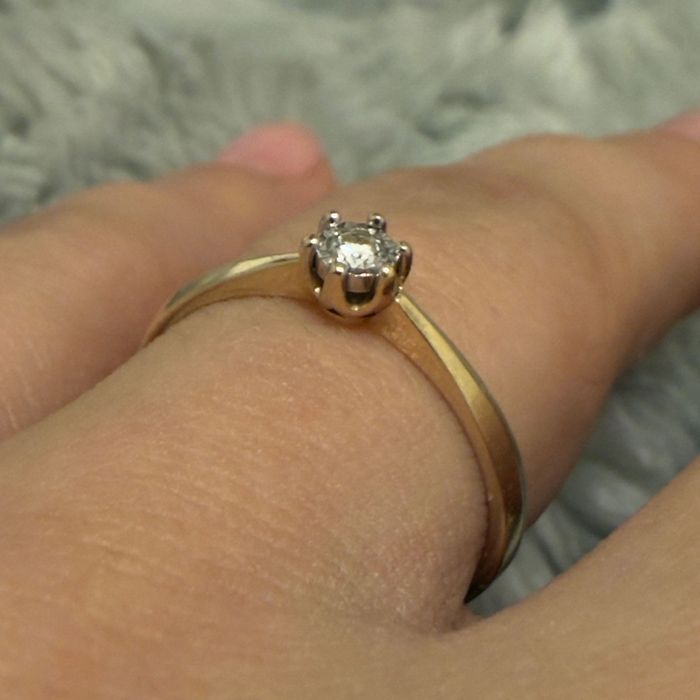 Pierścionek zaręczynowy Apart 585