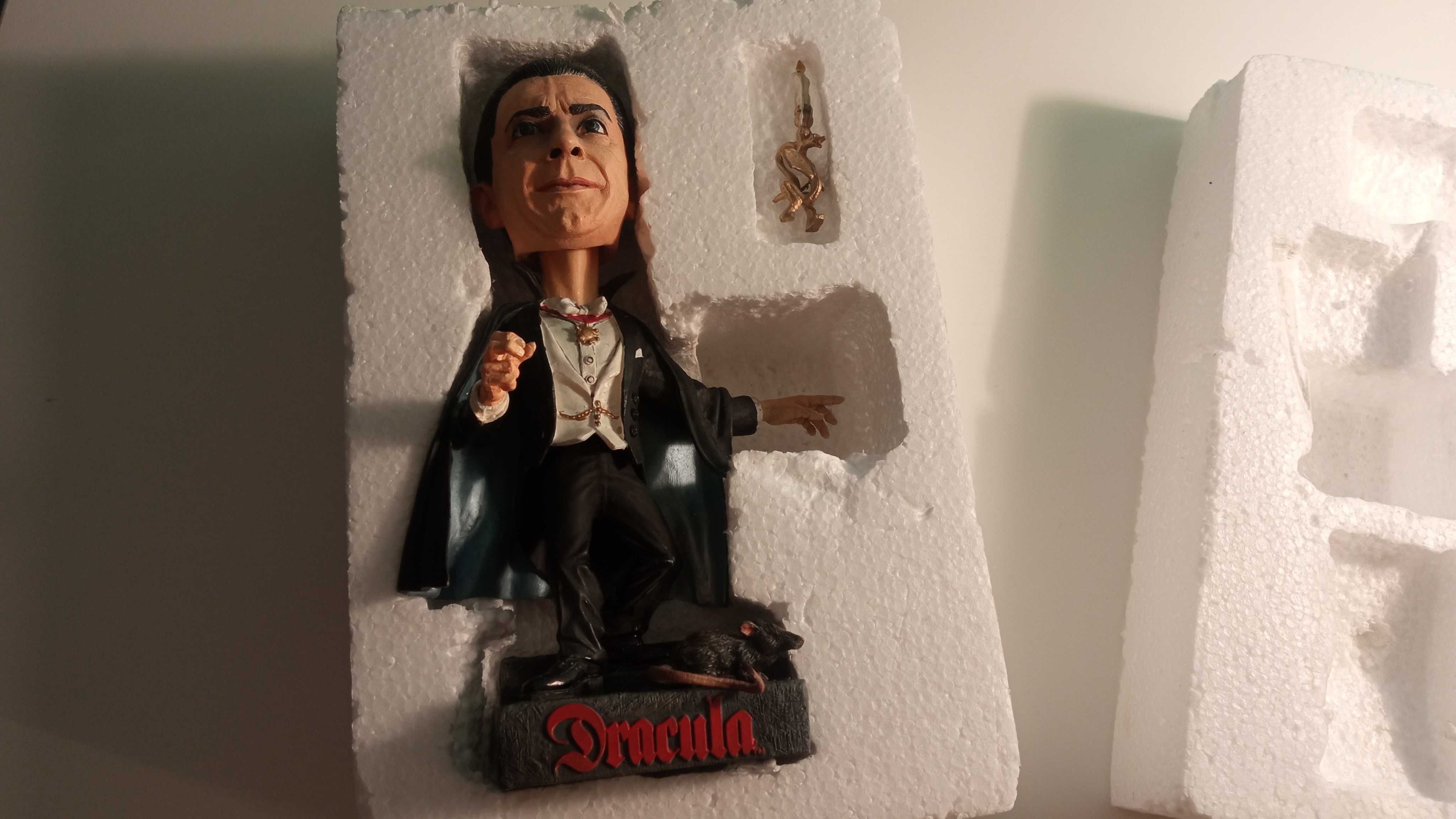 Figurka Universal Studios Monsters Dracula Headknocker Neca