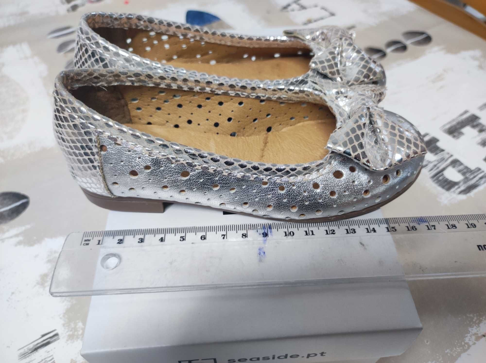 Sapatos prateados n-28 menina